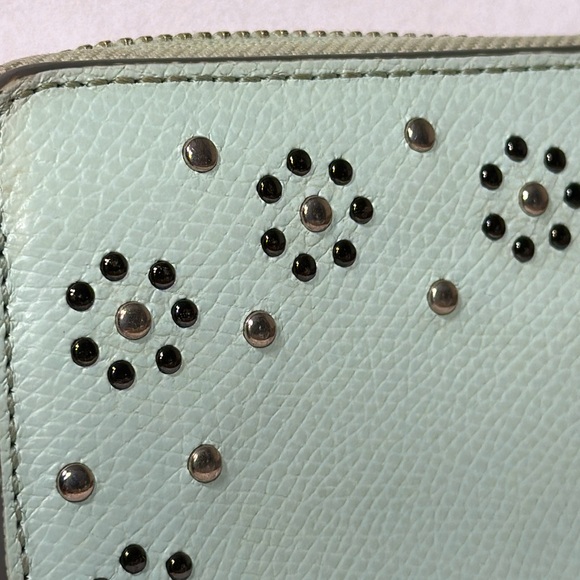 *RARE* COACH Border Stud Accordion Zip Wallet - Picture 3 of 16